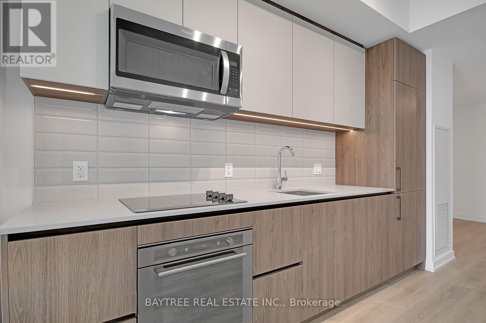 217 - 150 LOGAN AVENUE Image 7