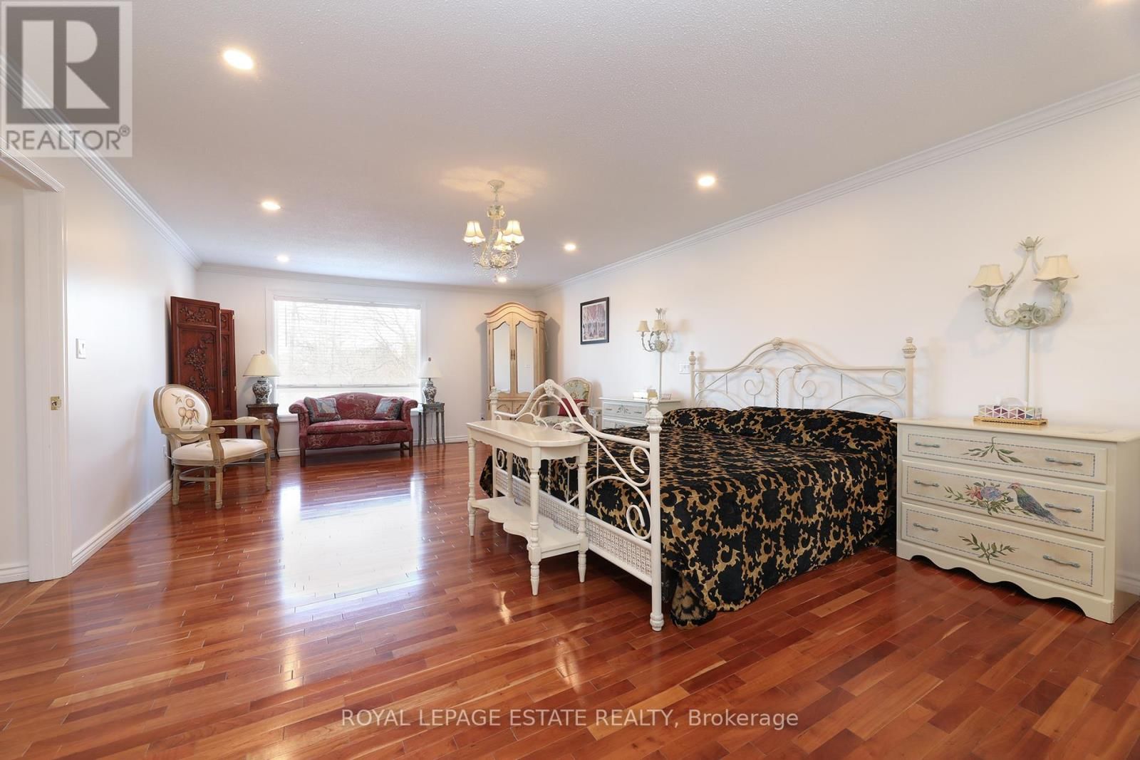 898 BEAUFORT COURT Image 23