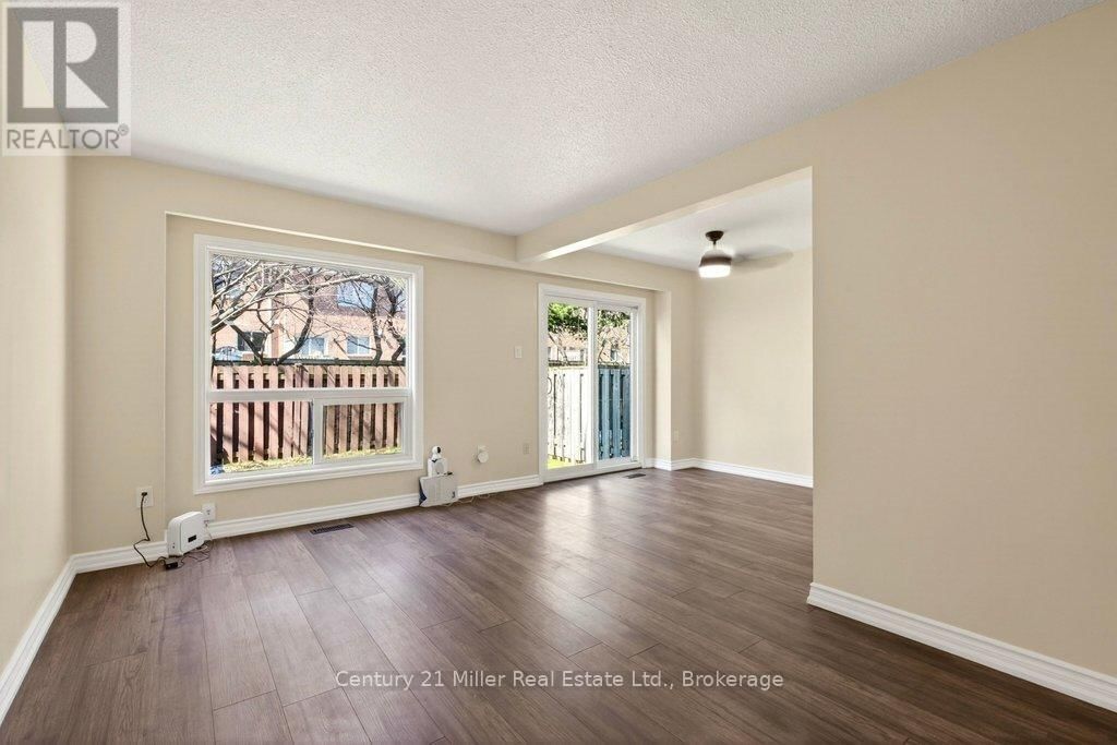 40 - 30 DUNDALK DRIVE Image 19