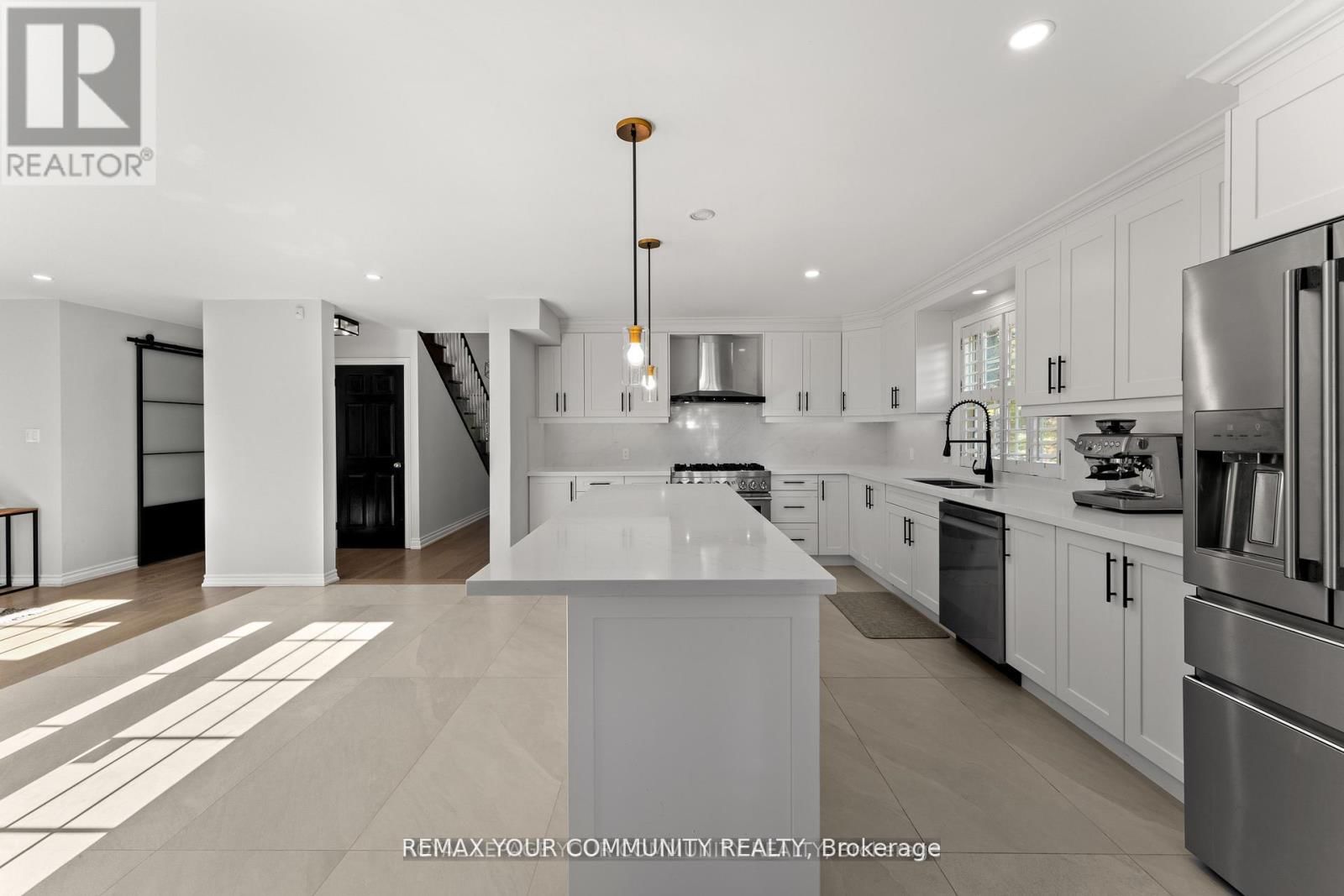 1645 ACORN LANE Image 10