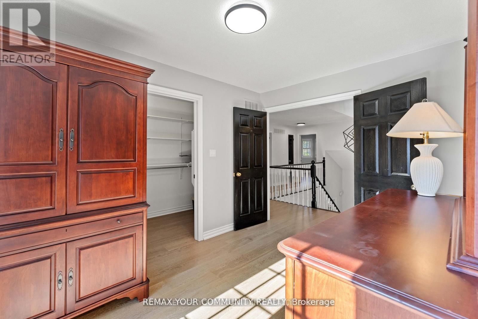 1645 ACORN LANE Image 20