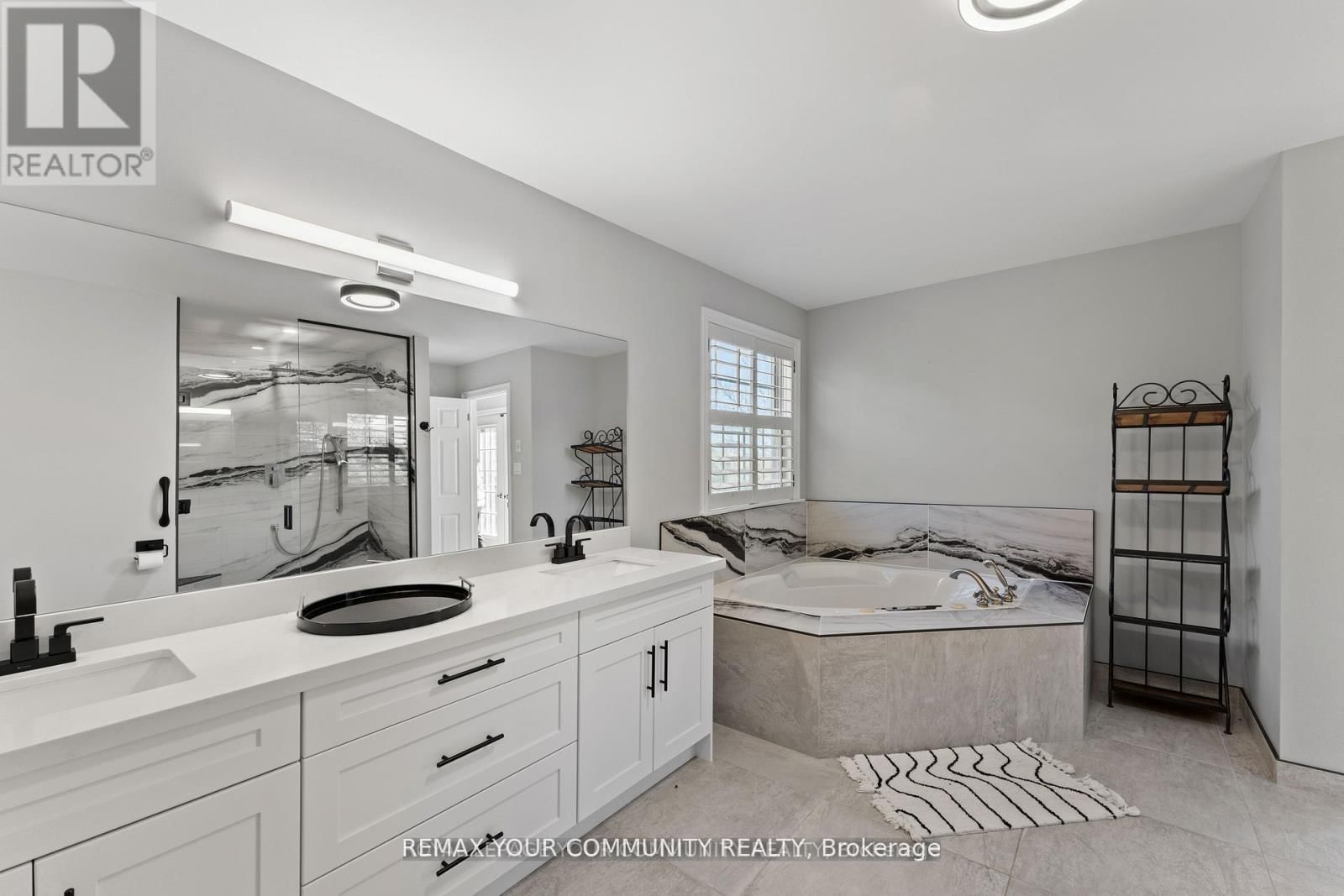 1645 ACORN LANE Image 24