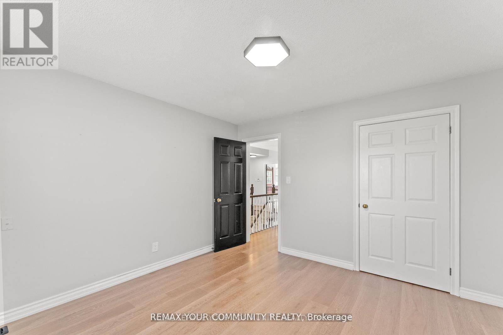 1645 ACORN LANE Image 28