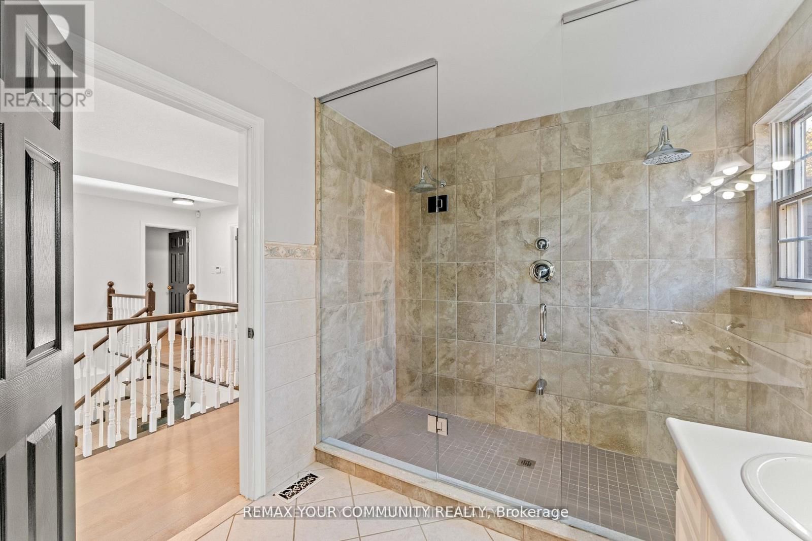 1645 ACORN LANE Image 30