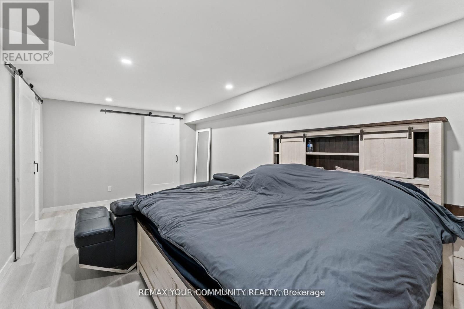 1645 ACORN LANE Image 35