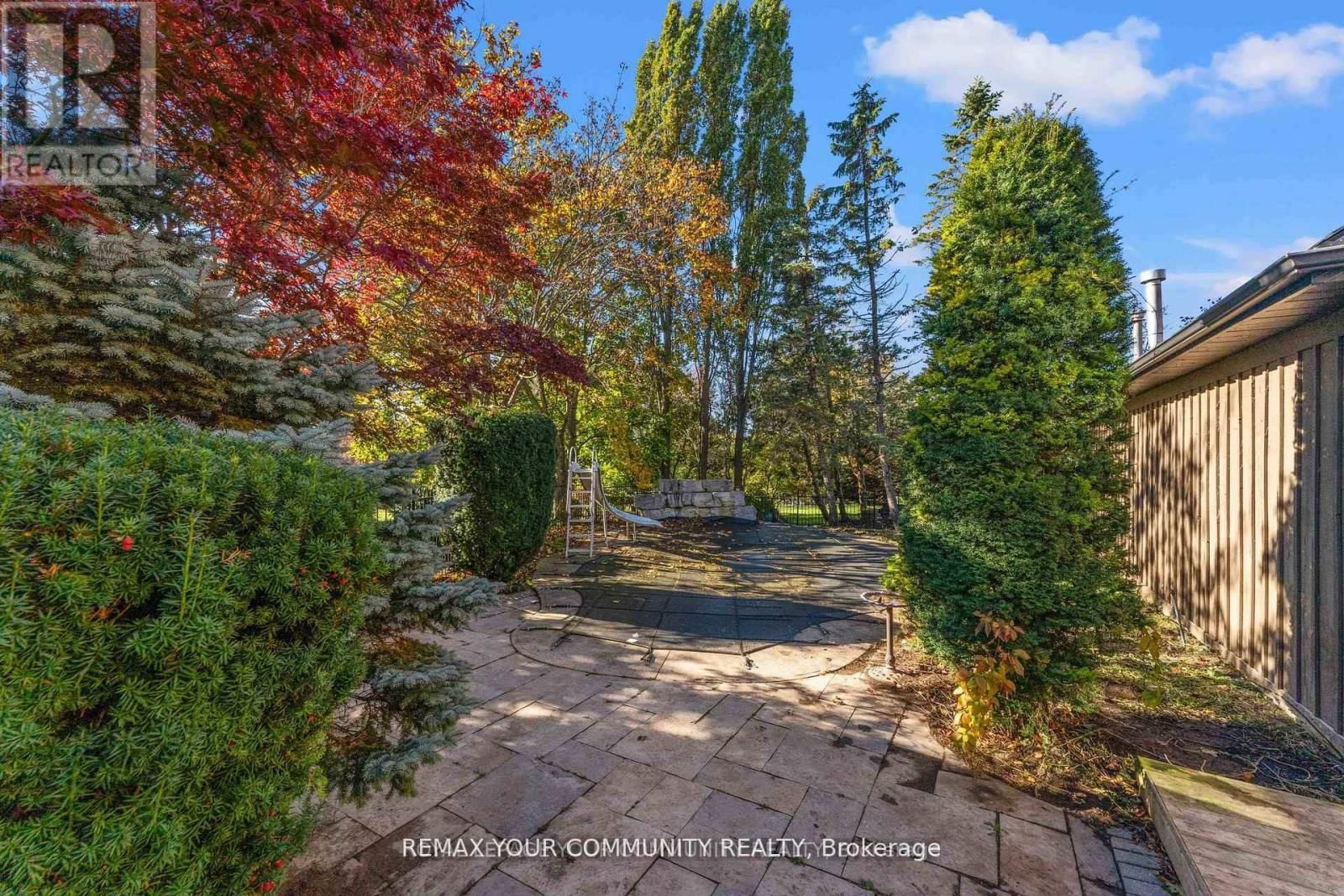 1645 ACORN LANE Image 40