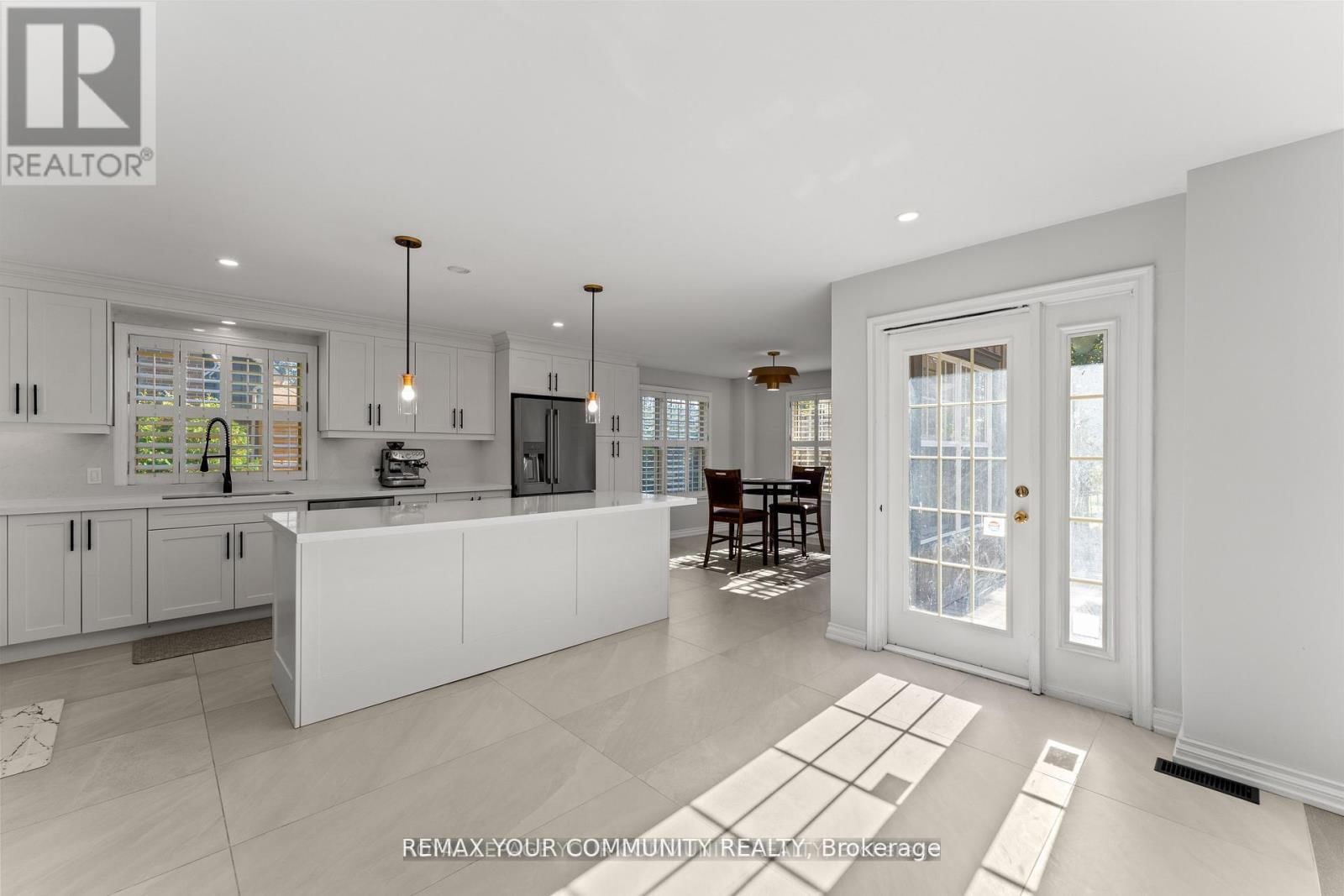 1645 ACORN LANE Image 9