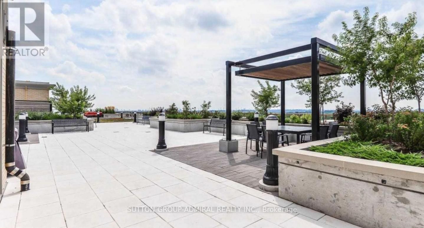 210 - 3655 KINGSTON ROAD Image 33