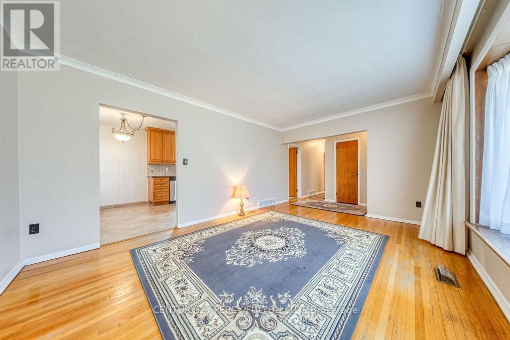 421 PAINTED POST DRIVE Image 8