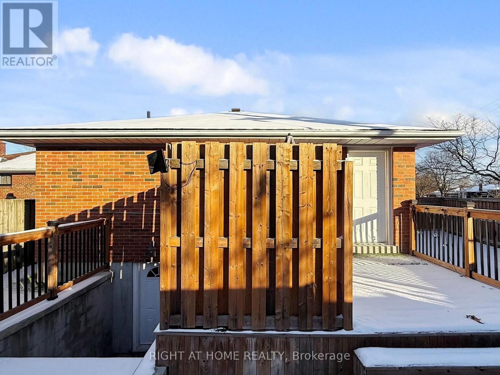 2 BARNES CRESCENT Image 45