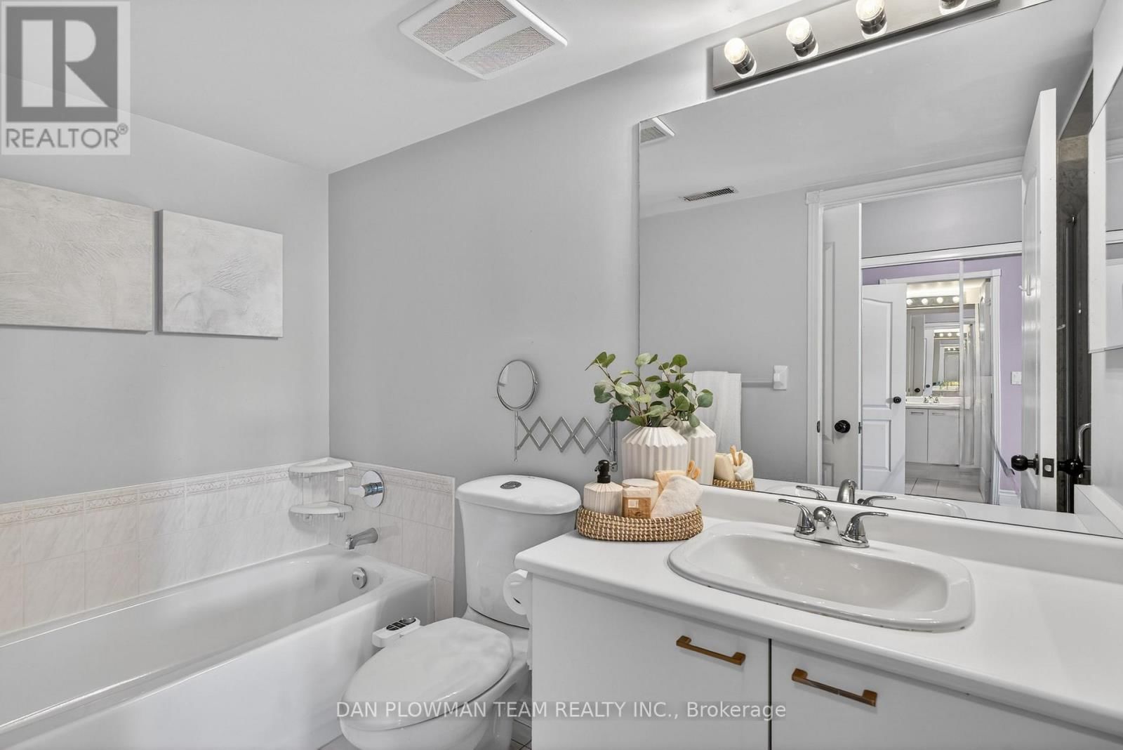 609 - 1400 THE ESPLANADE STREET NORTH Image 17