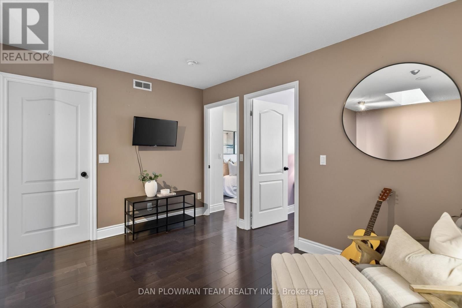 609 - 1400 THE ESPLANADE STREET NORTH Image 21