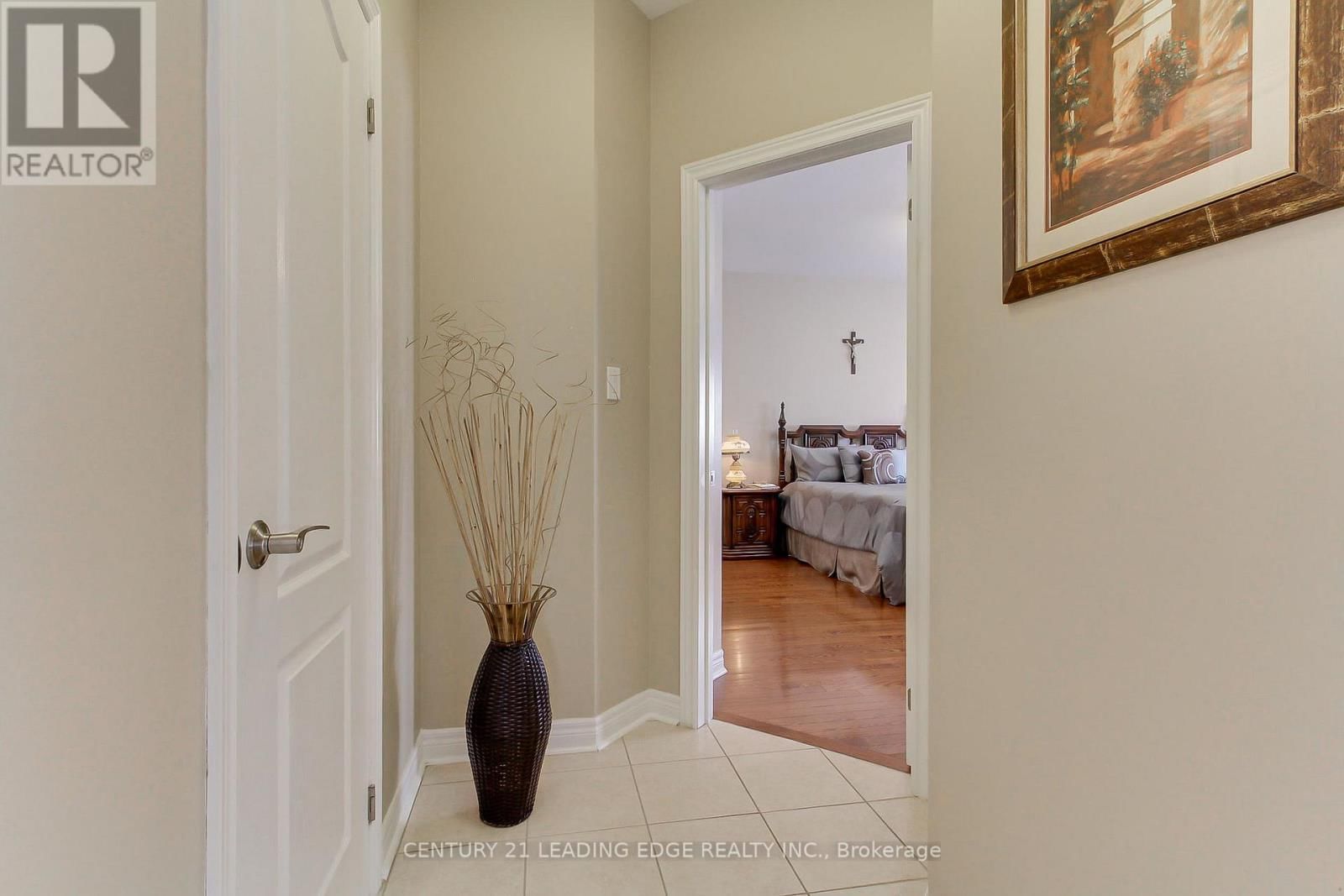 20 COSENS STREET Image 16