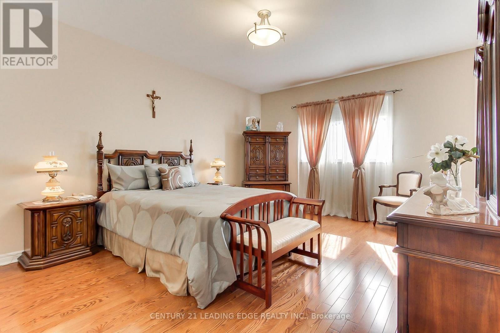 20 COSENS STREET Image 17