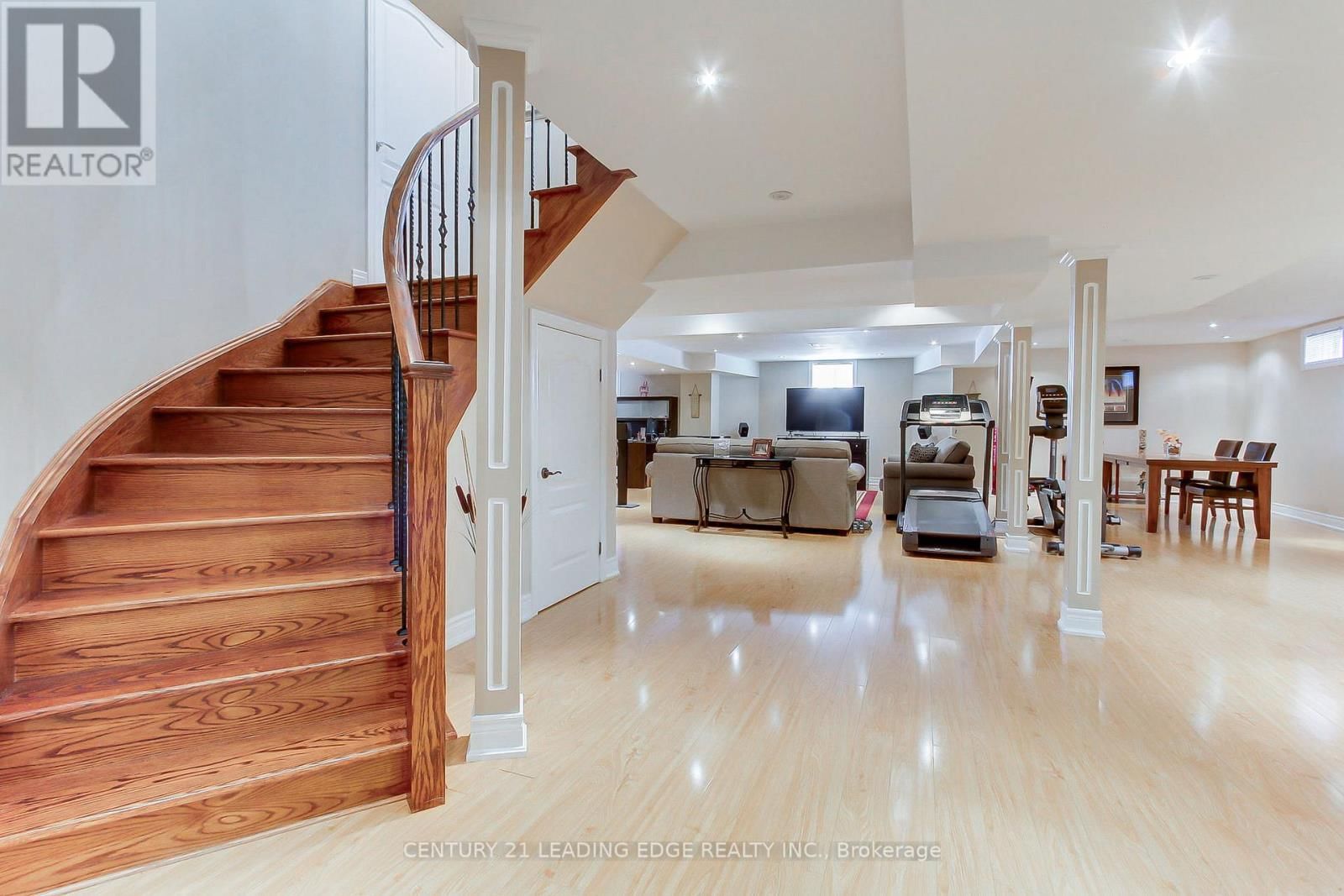 20 COSENS STREET Image 26