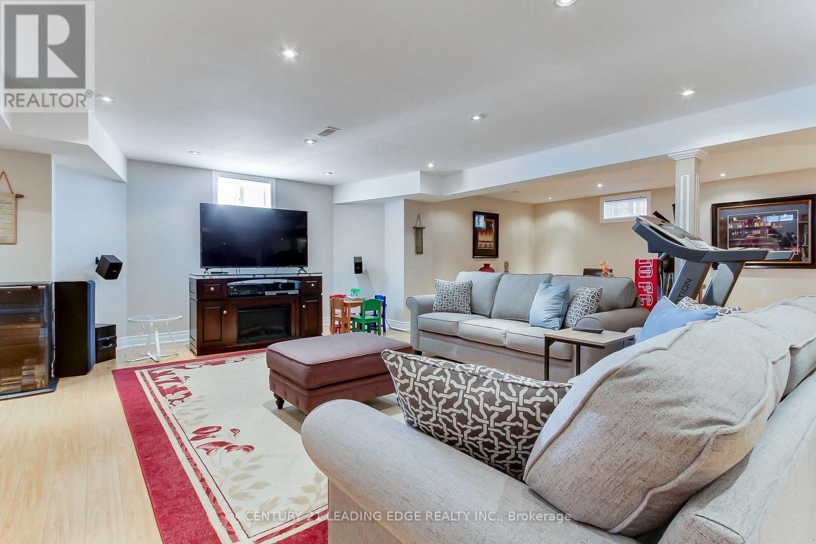 20 COSENS STREET Image 30