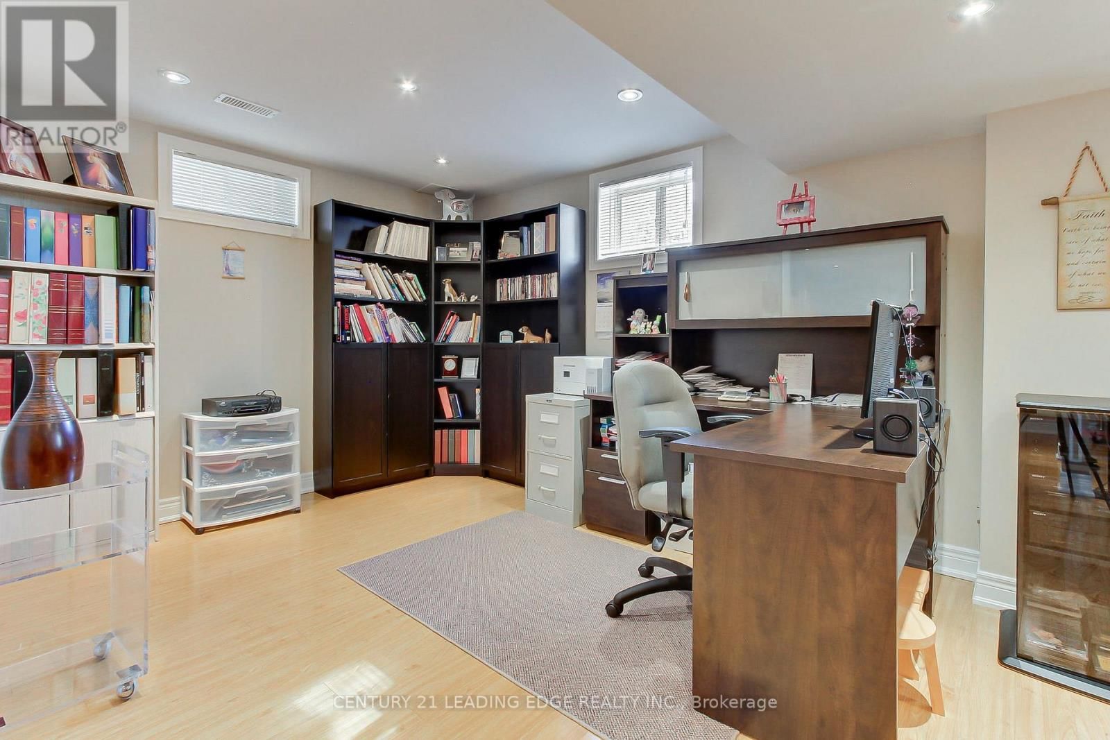 20 COSENS STREET Image 32