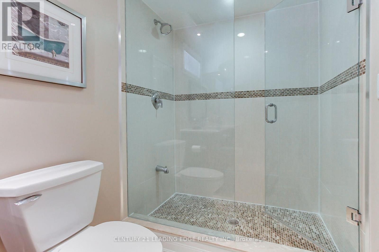 20 COSENS STREET Image 34