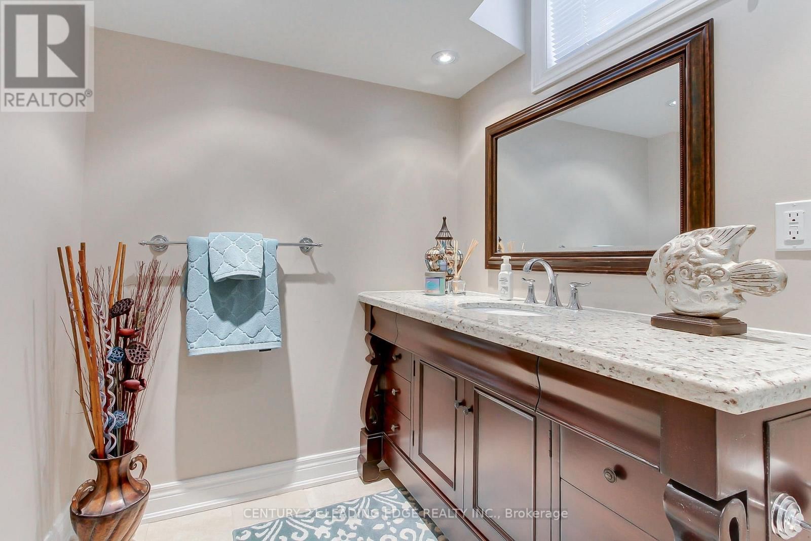 20 COSENS STREET Image 35