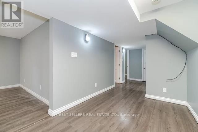 LOWER - 541 OAKWOOD AVENUE Image 10