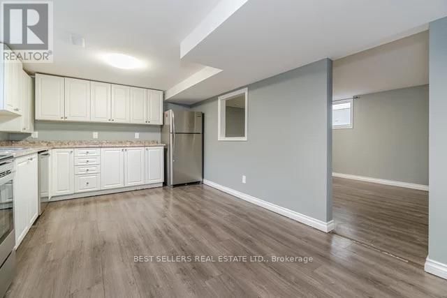 LOWER - 541 OAKWOOD AVENUE Image 7