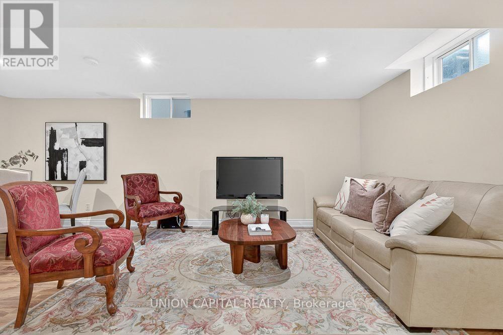 99 SCEPTER PLACE Image 33