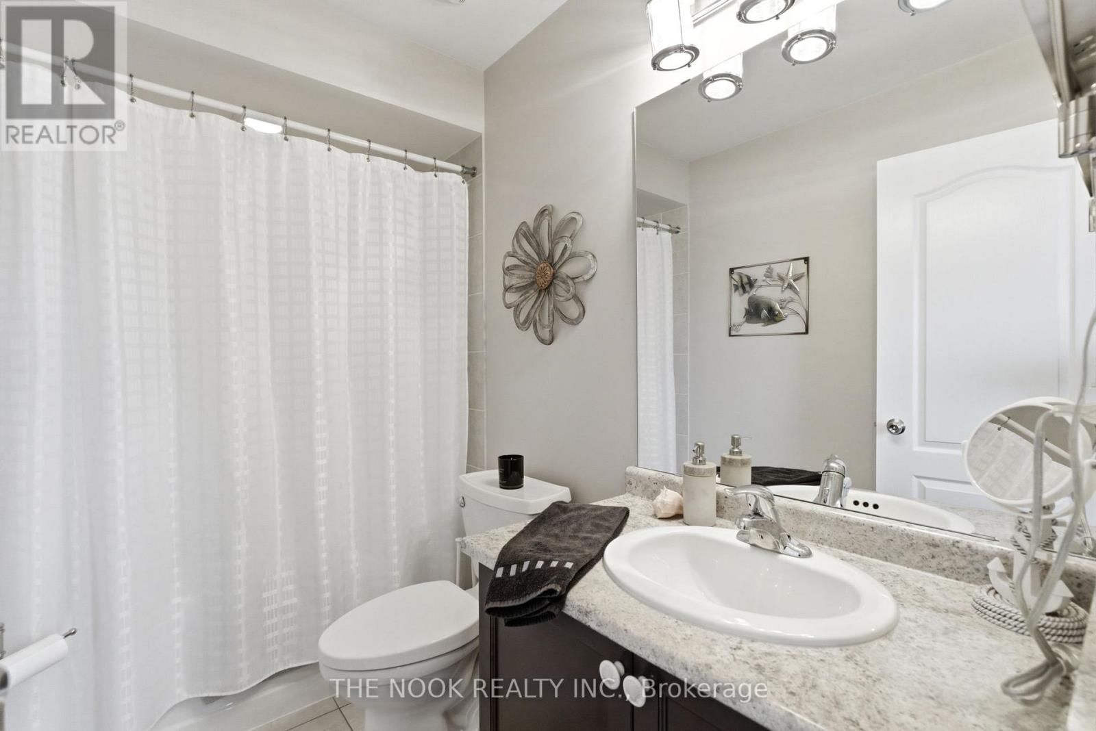 320 LAKEBREEZE DRIVE NORTH Image 24