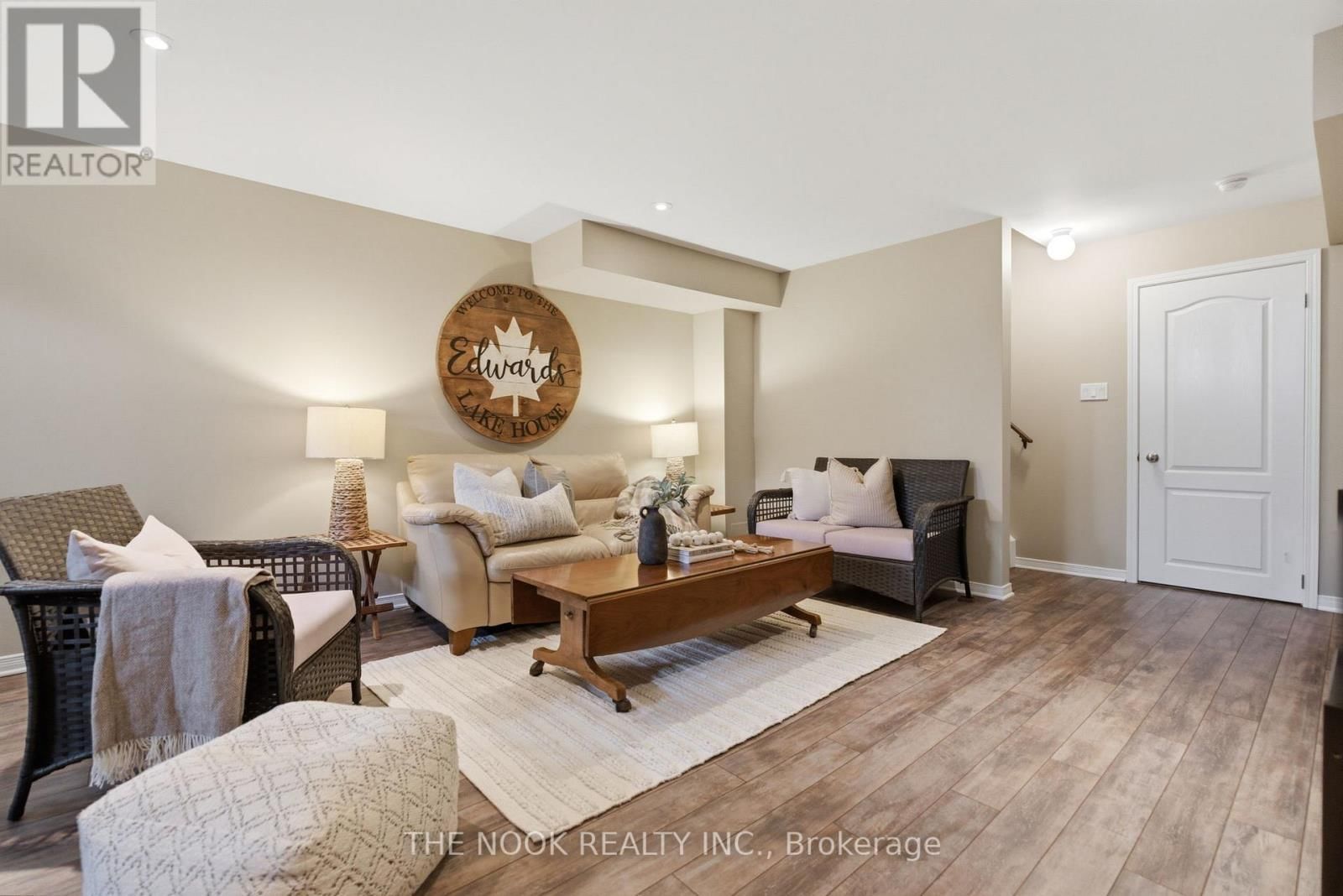 320 LAKEBREEZE DRIVE NORTH Image 31