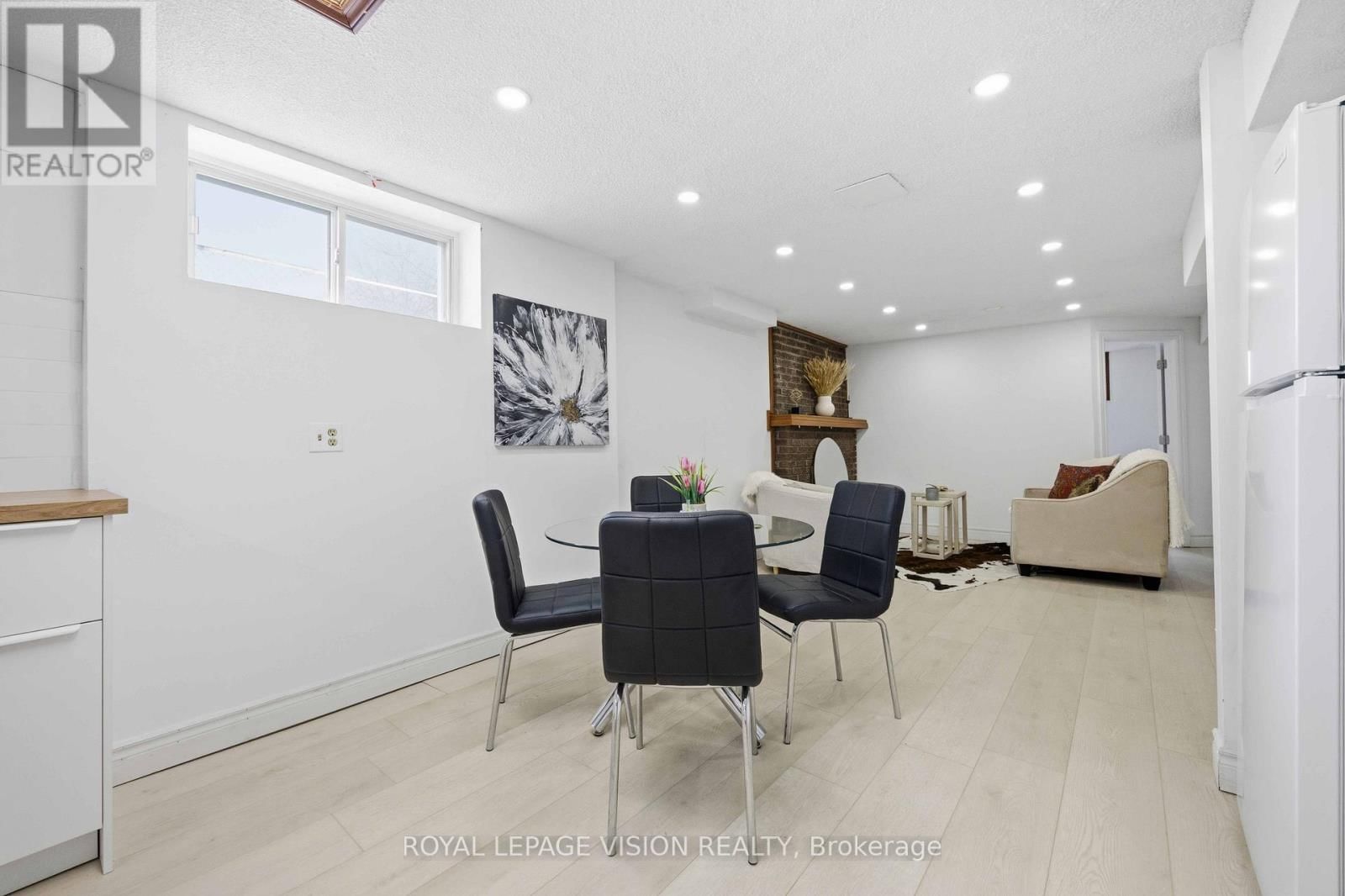 7 SNOWHILL CRESCENT Image 34