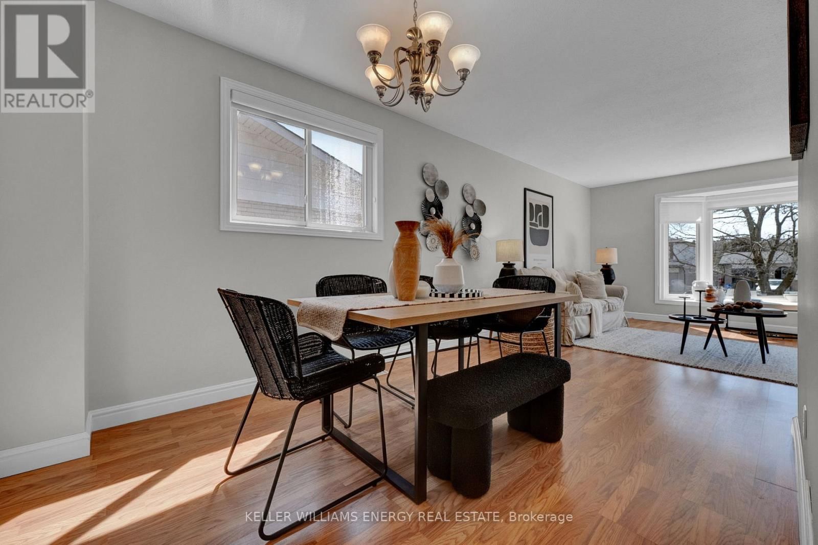 693 WAVERLY STREET NORTH Image 10