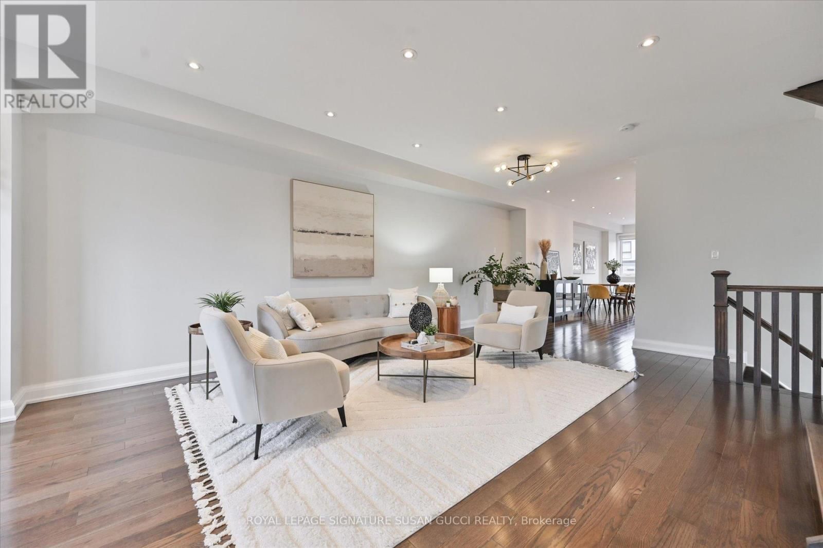 811 COSBURN AVENUE Image 6