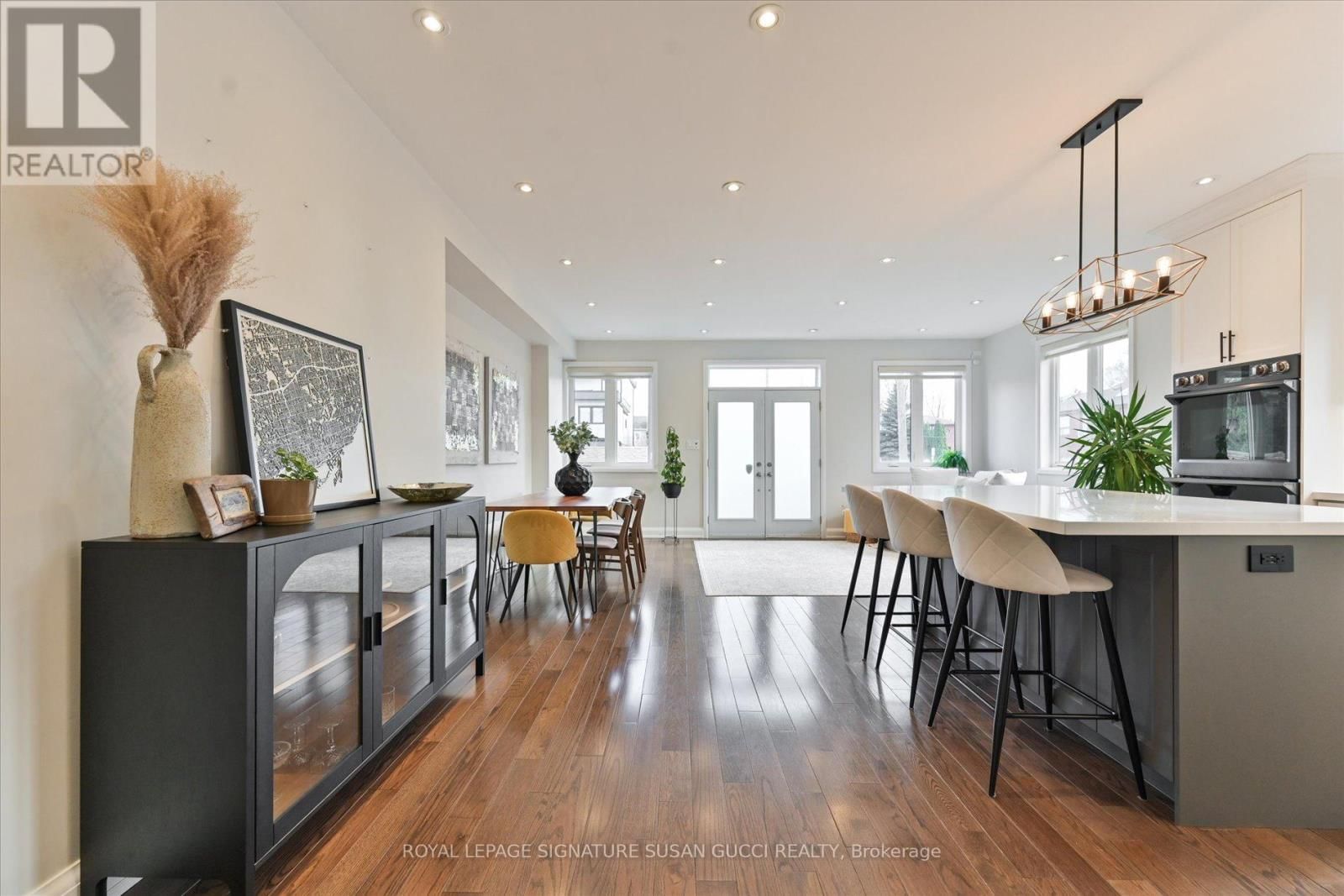 811 COSBURN AVENUE Image 8