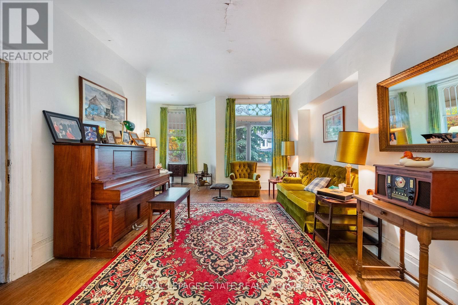 55 LEUTY AVENUE Image 19