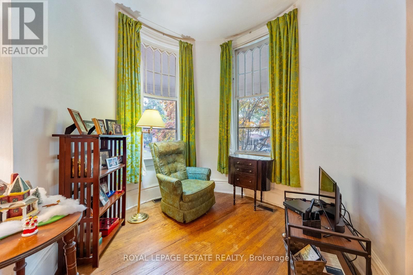 55 LEUTY AVENUE Image 20