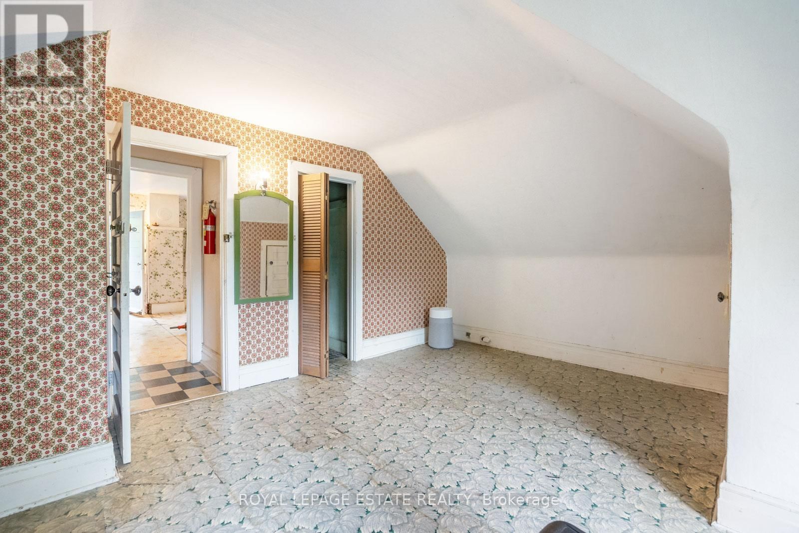 55 LEUTY AVENUE Image 34