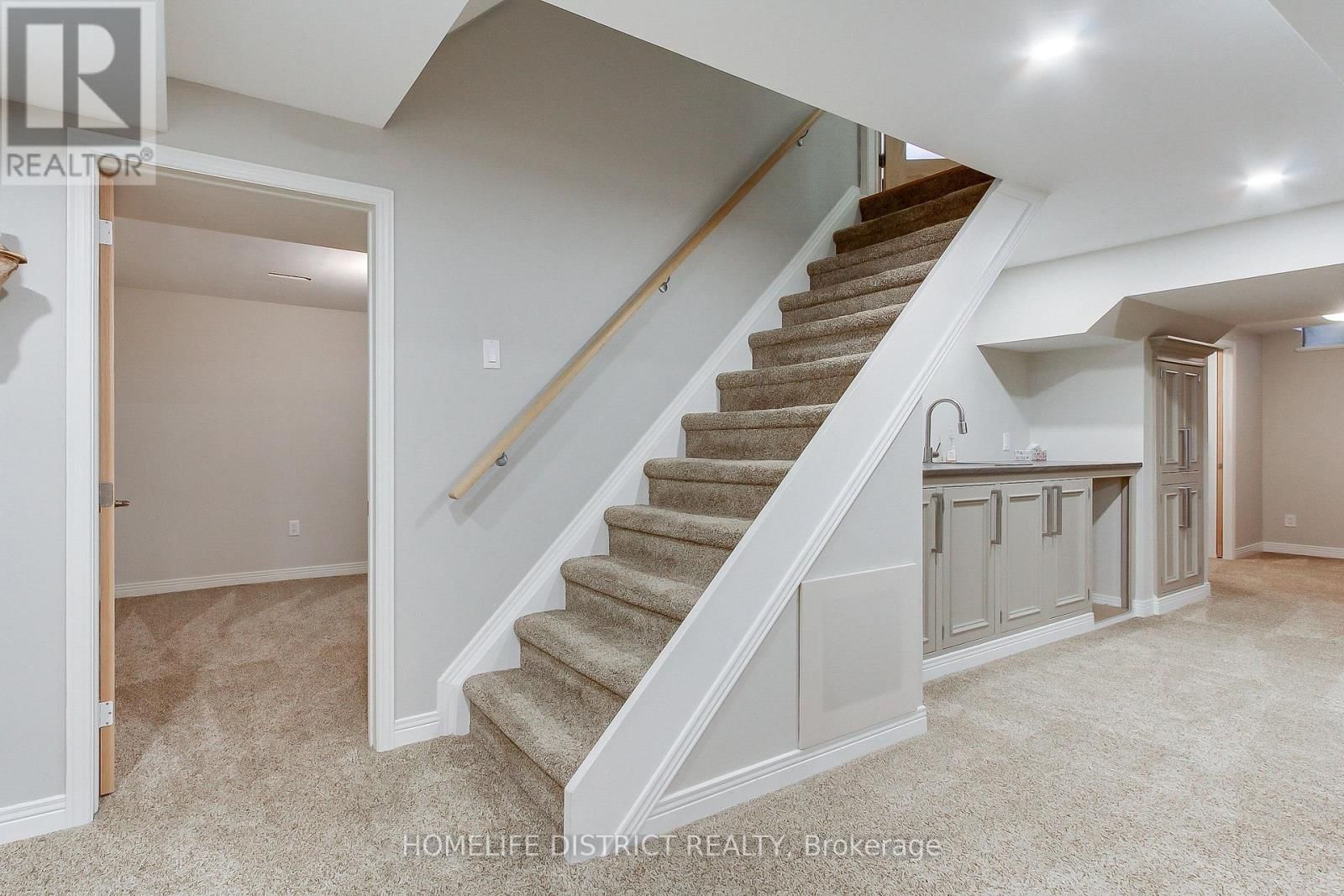 43 DANIELS CRESCENT Image 39