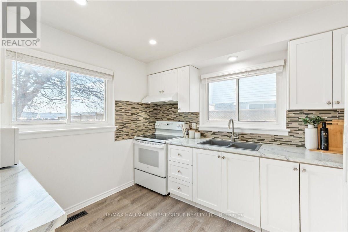 1182 VENUS CRESCENT Image 13