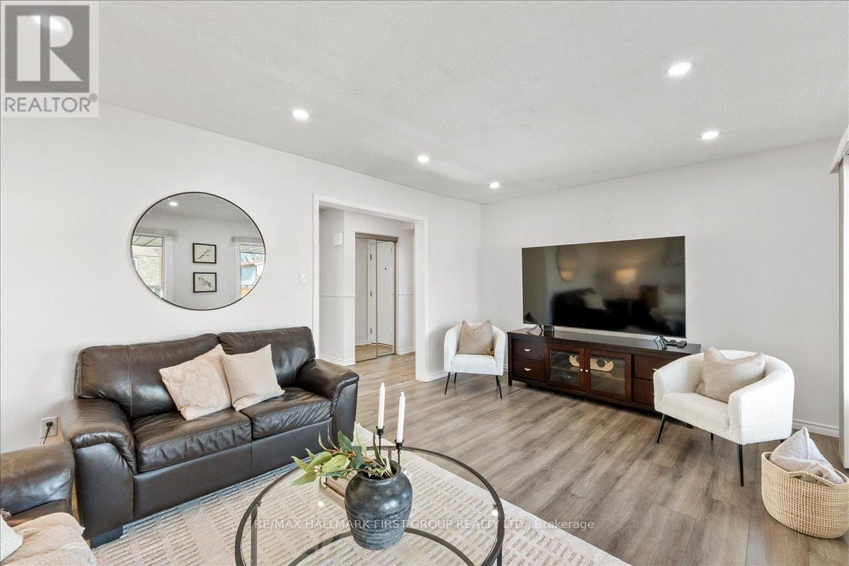 1182 VENUS CRESCENT Image 9