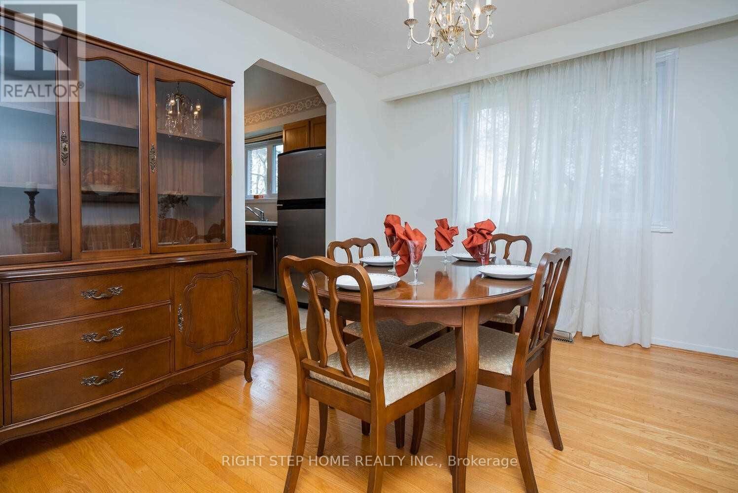 35 DOLLY VARDEN BOULEVARD Image 10