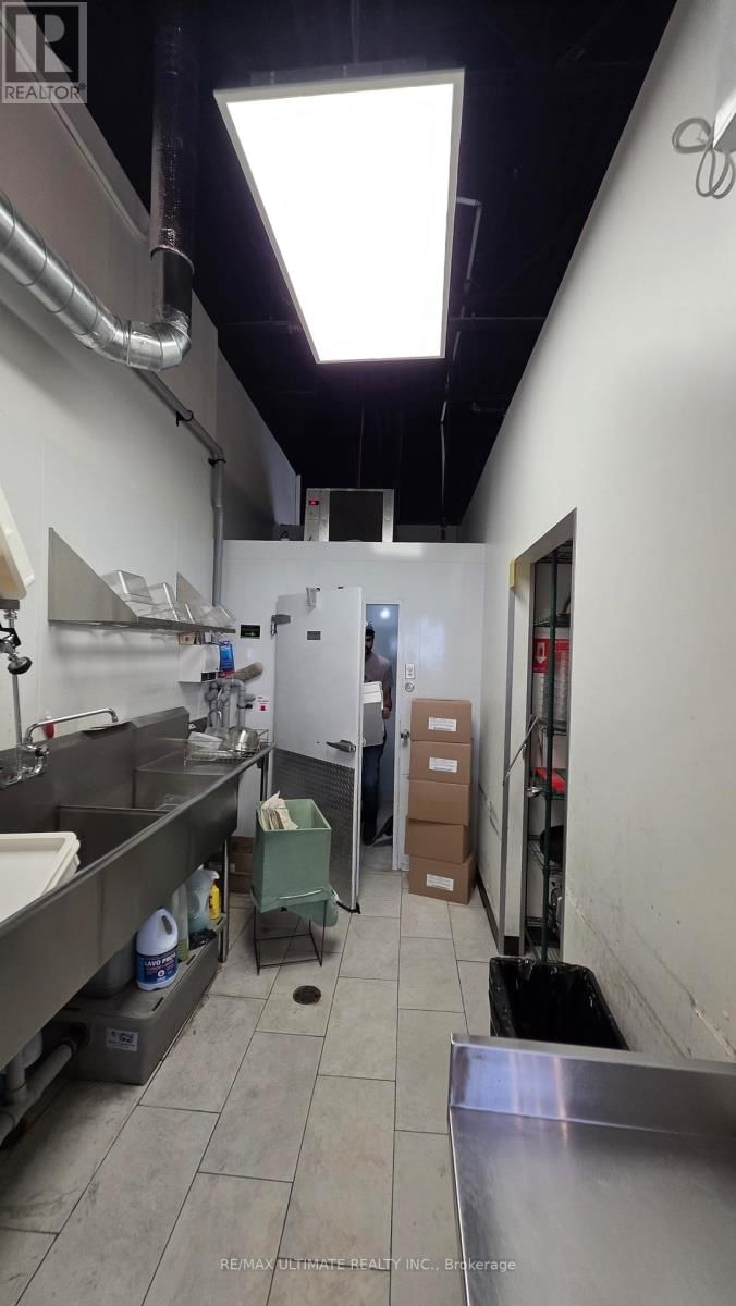 2 - 4071 THICKSON ROAD NORTH Image 9