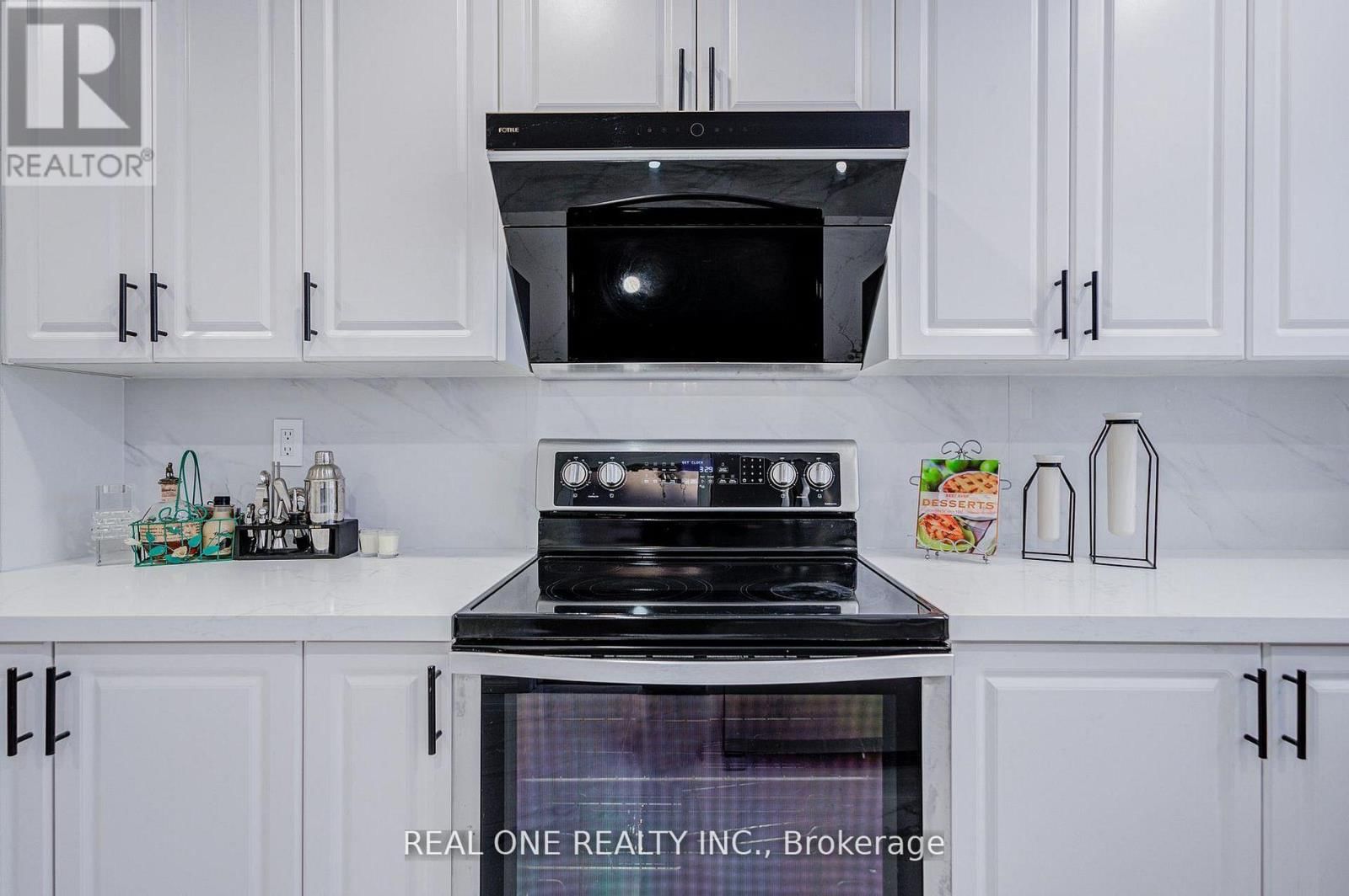 22 KENMANOR BOULEVARD Image 16