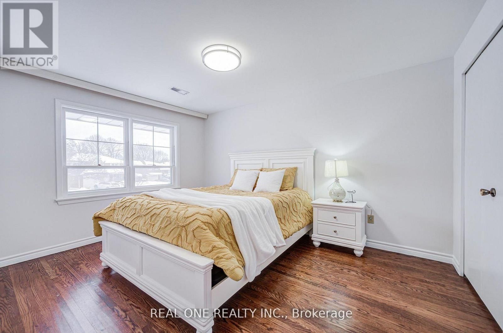 22 KENMANOR BOULEVARD Image 27