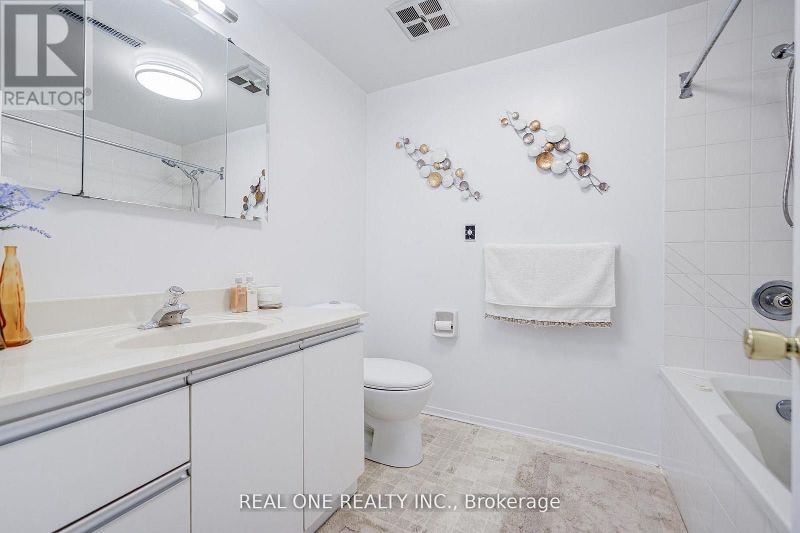 22 KENMANOR BOULEVARD Image 31