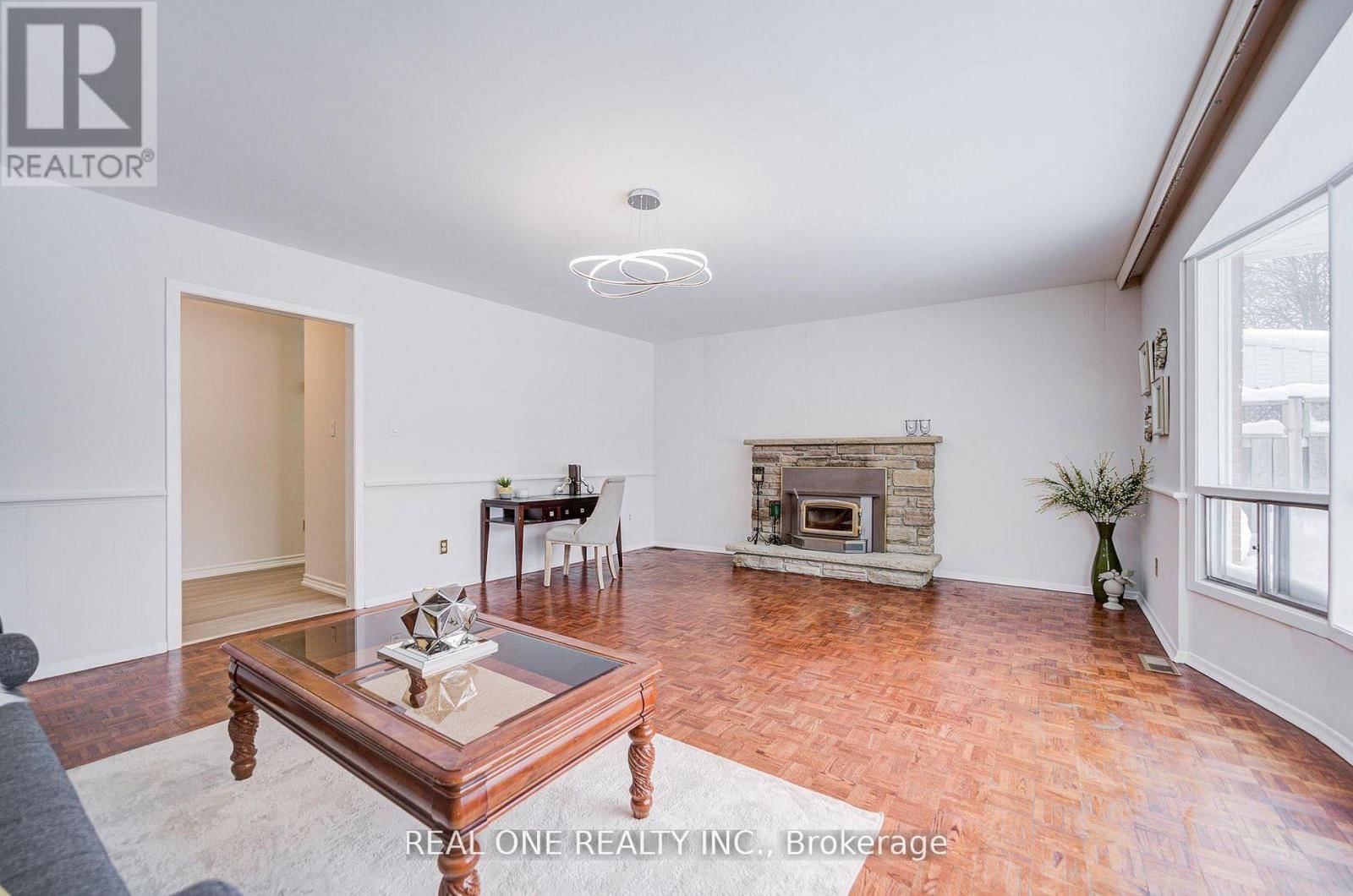 22 KENMANOR BOULEVARD Image 38