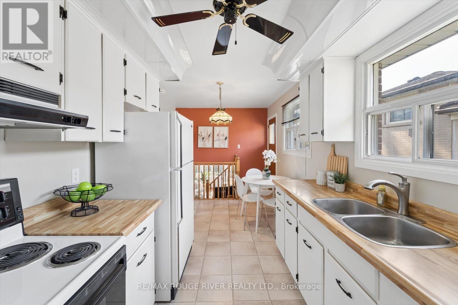 672 PLEASANT STREET Image 15