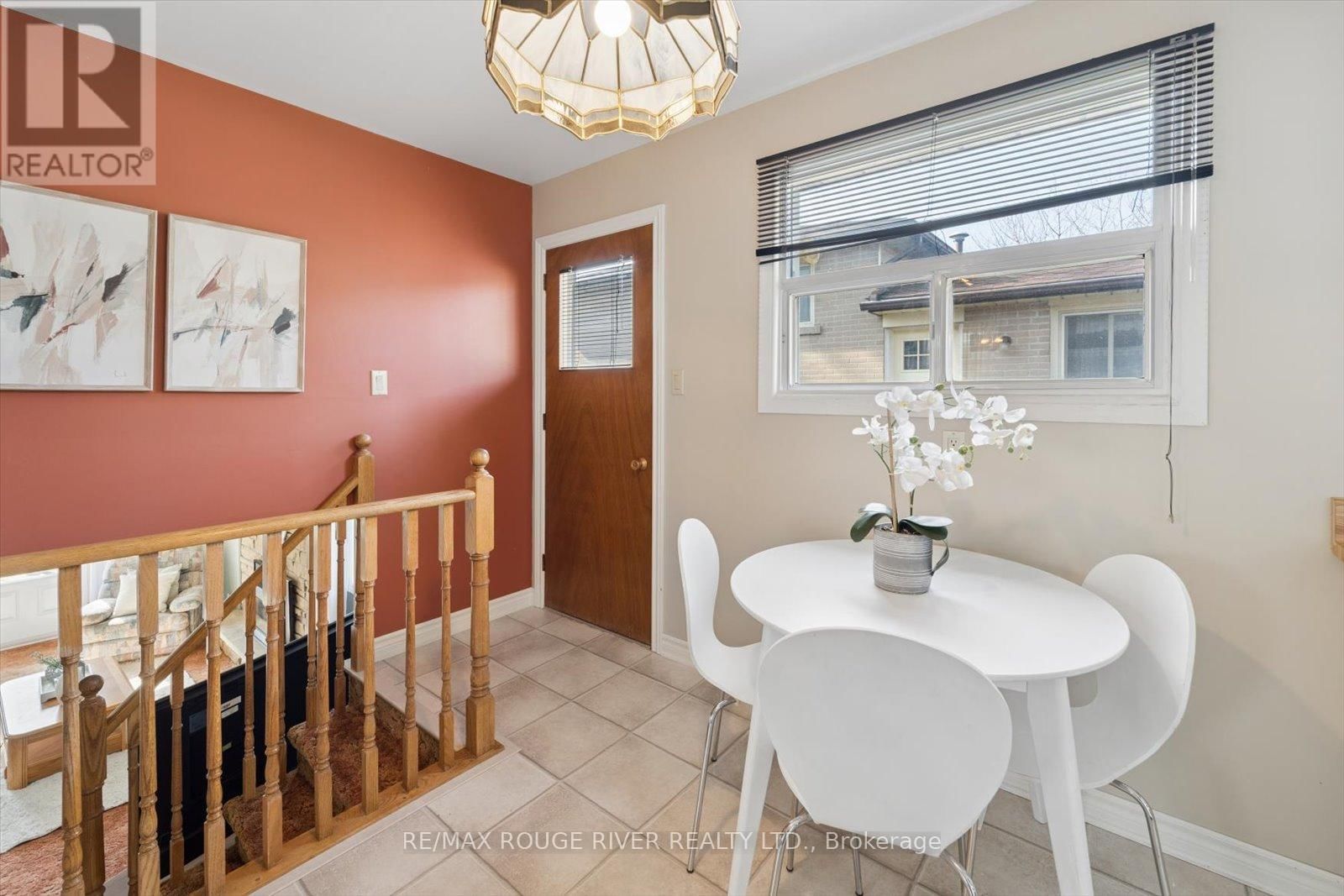 672 PLEASANT STREET Image 17