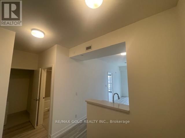 1115 - 51 CLARINGTON BOULEVARD Image 7