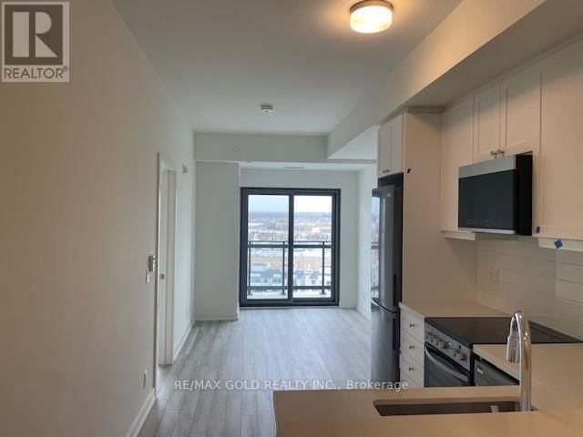 1115 - 51 CLARINGTON BOULEVARD Image 8