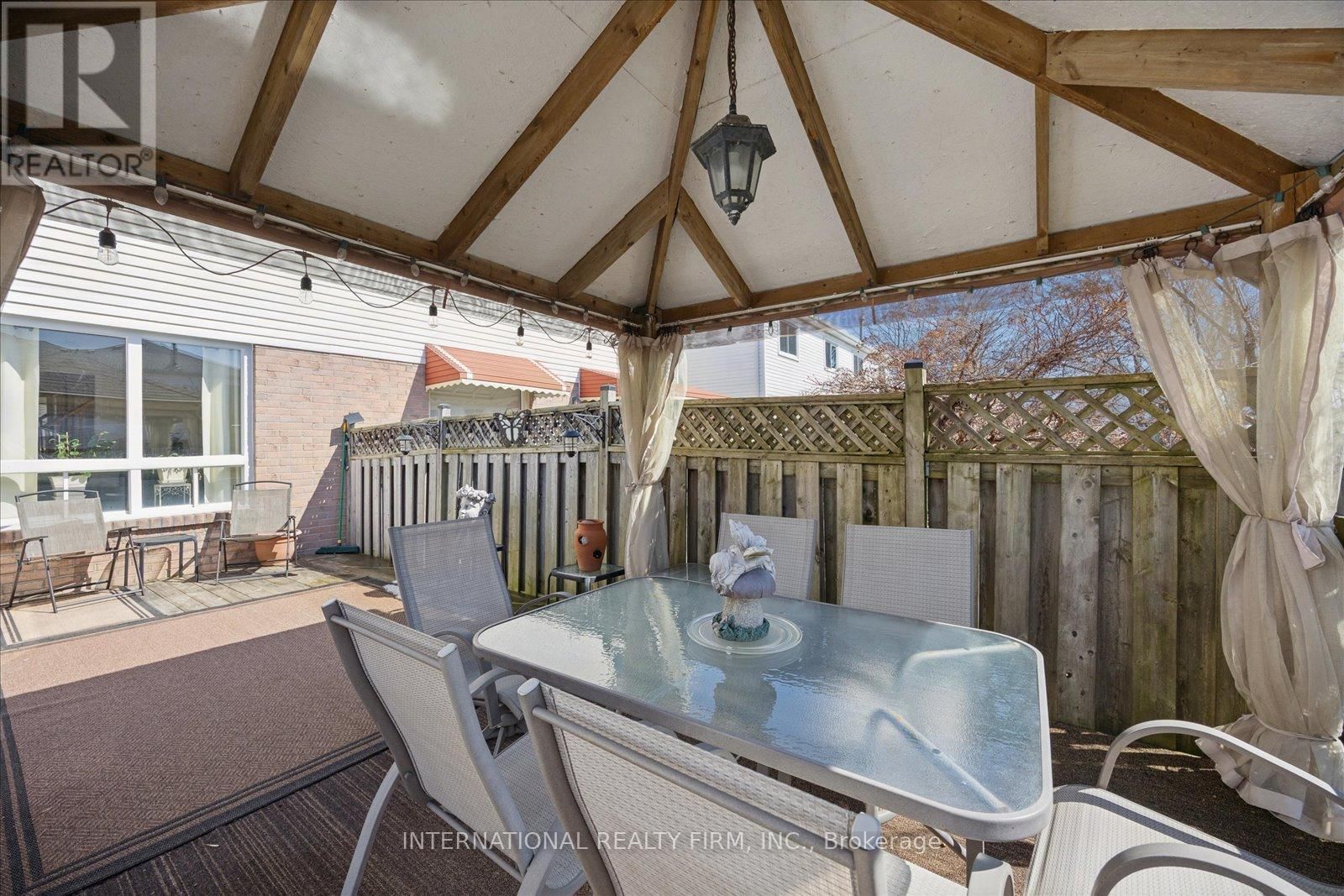 1472 CONNERY CRESCENT Image 36