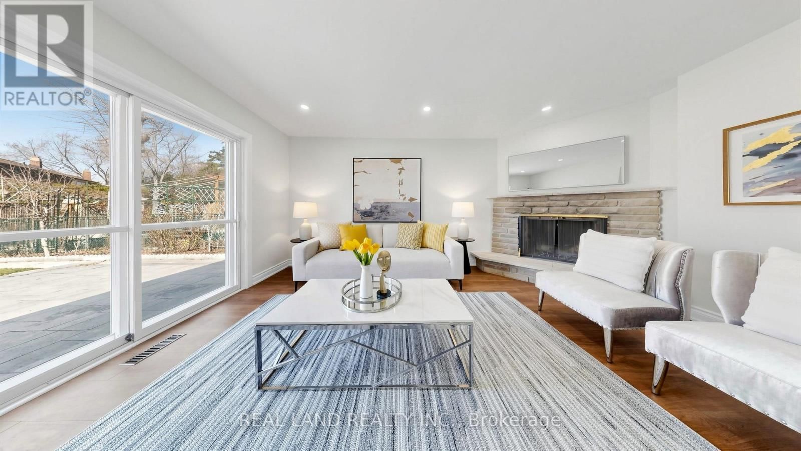 54 MARBLEMOUNT CRESCENT Image 12